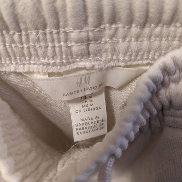 H&M Shorts, Cream - Picture 3 of 3